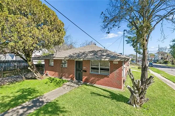 $349,900 | 5335 Burgundy Street, New Orleans, LA 70117