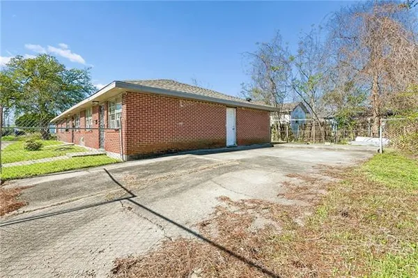 $349,900 | 5335 Burgundy Street, New Orleans, LA 70117