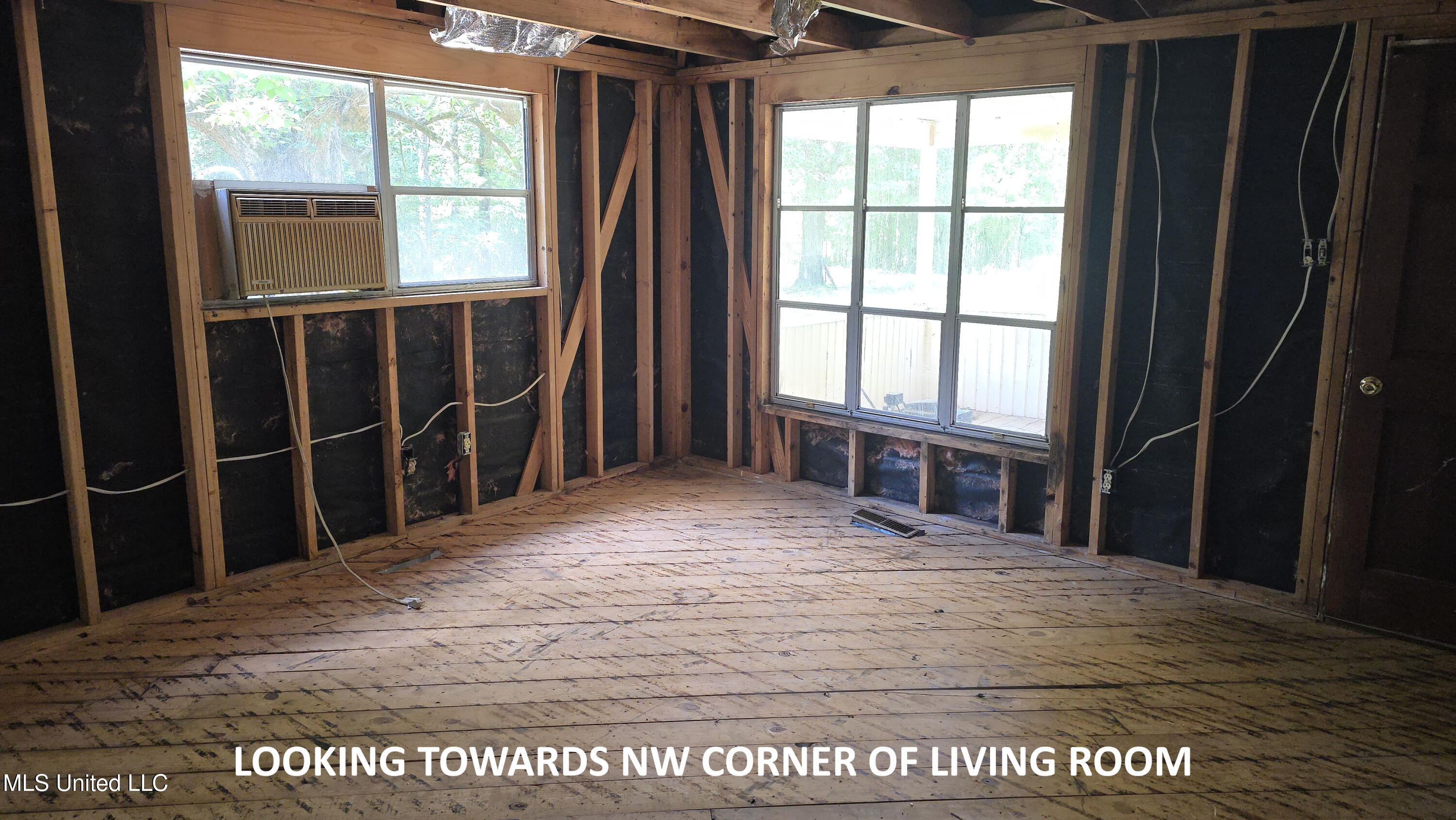 338 Davis Road Byhalia, MS 38611 - Photo 5 of 17 20250805_132156