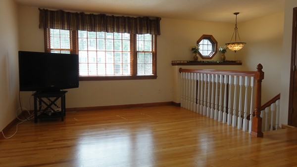 33 Chatham Road Billerica, MA 01821 - Photo 8 of 29
