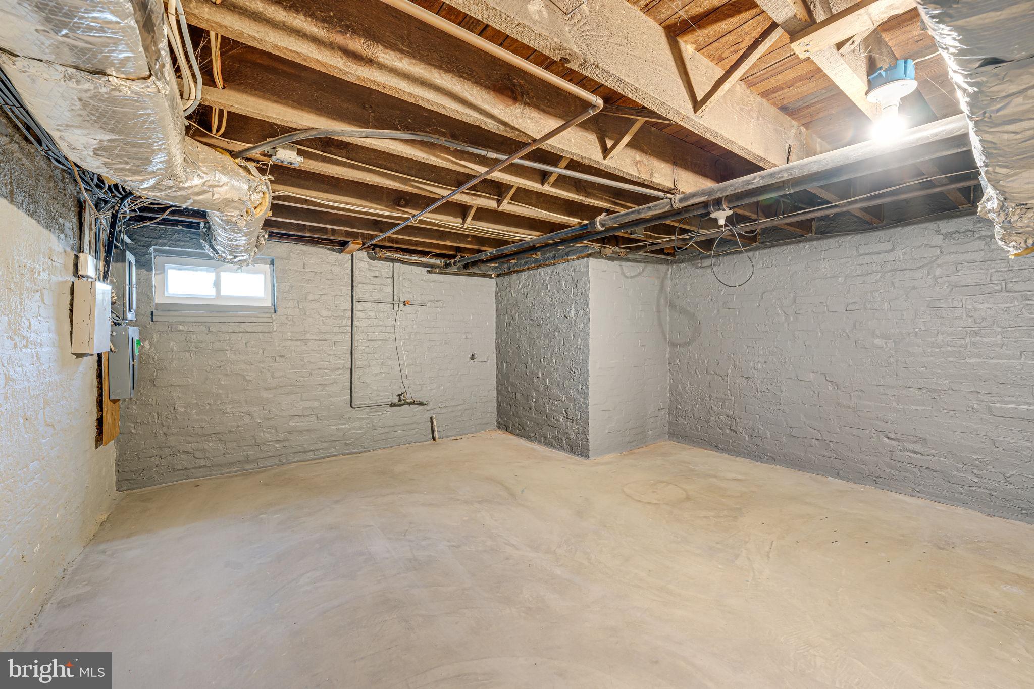 1502 Caroline Street Northwest Washington, DC 20009 - Photo 18 of 22 a view of small space