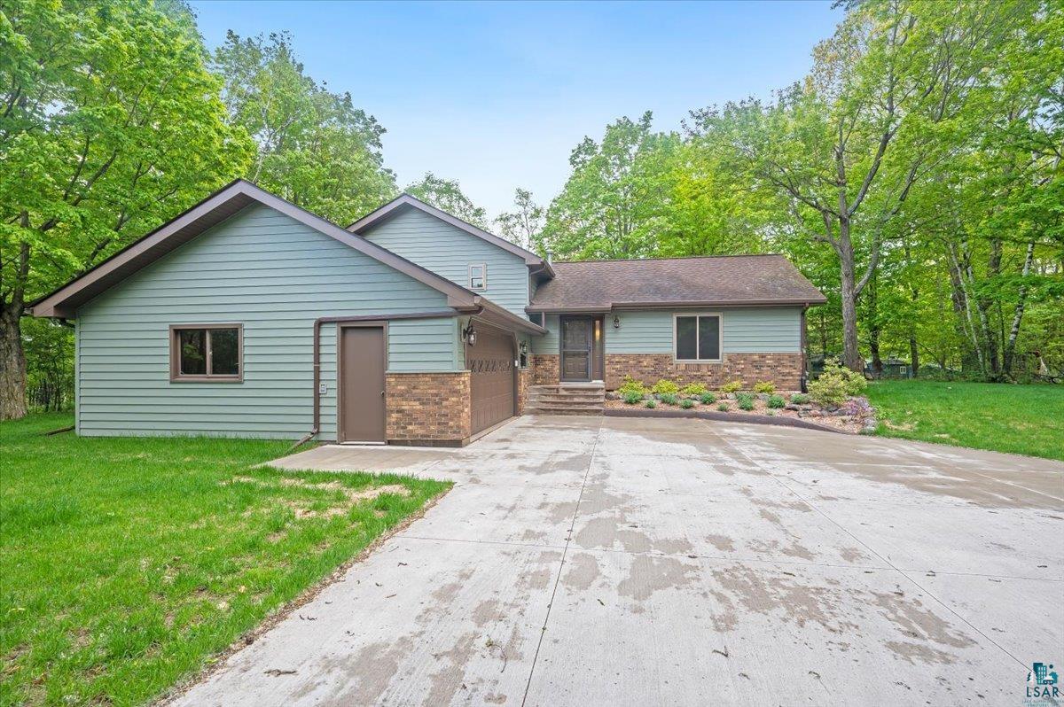 420 Hartley Lane Duluth, MN 55803 - Photo 2 of 29