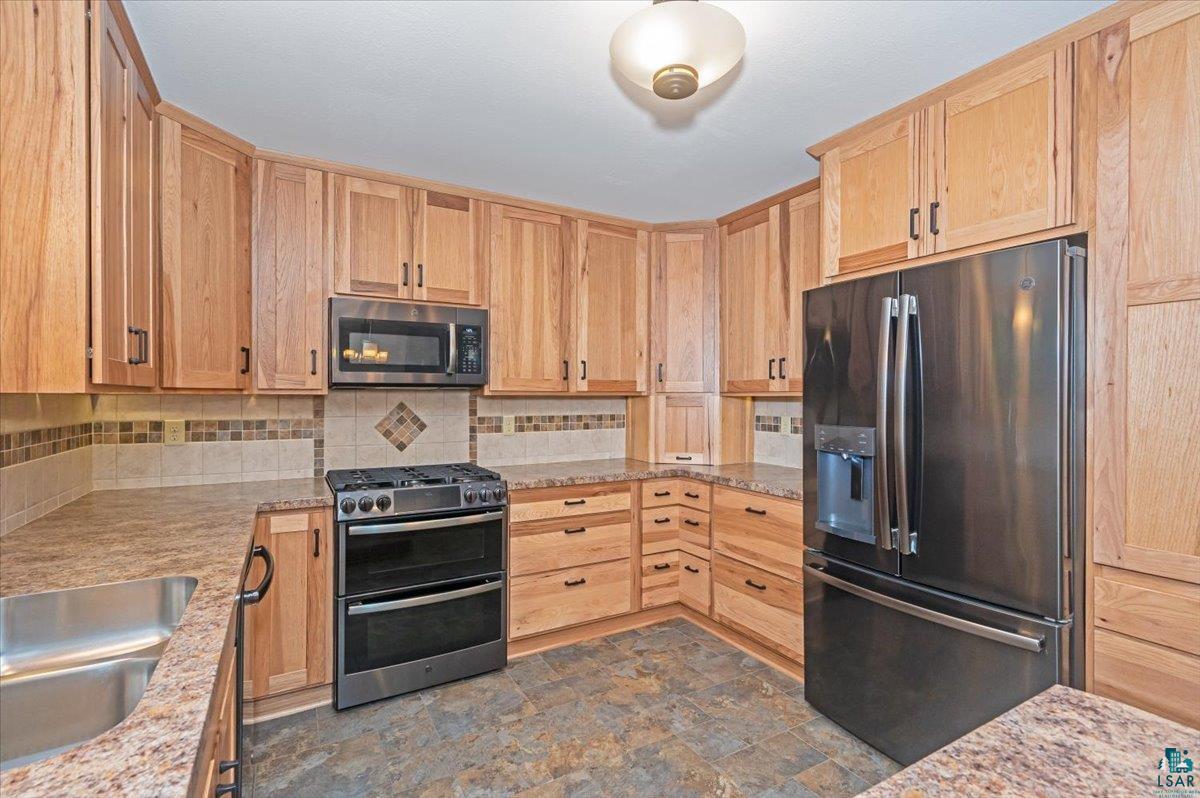 420 Hartley Lane Duluth, MN 55803 - Photo 9 of 29