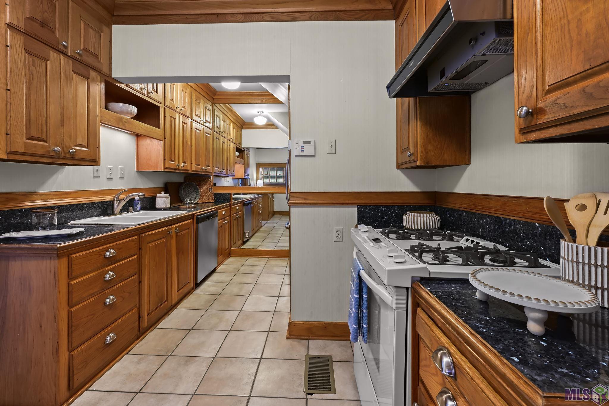 2182 Stanford Avenue Baton Rouge, LA 70808 - Photo 8 of 15