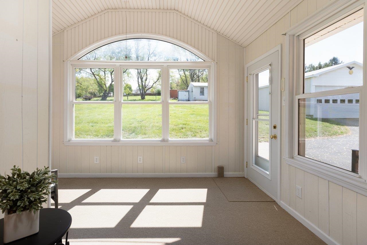 947 Greendale Road Harrisonburg, VA 22801 - Photo 13 of 54