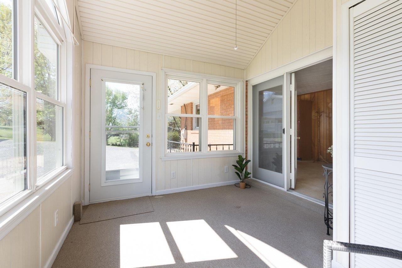 947 Greendale Road Harrisonburg, VA 22801 - Photo 14 of 54