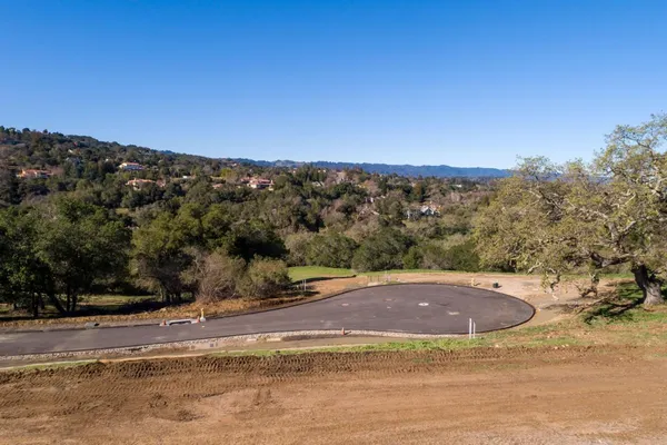 $5,250,000 | Natoma Oaks Lane, Los Altos Hills, CA 94022