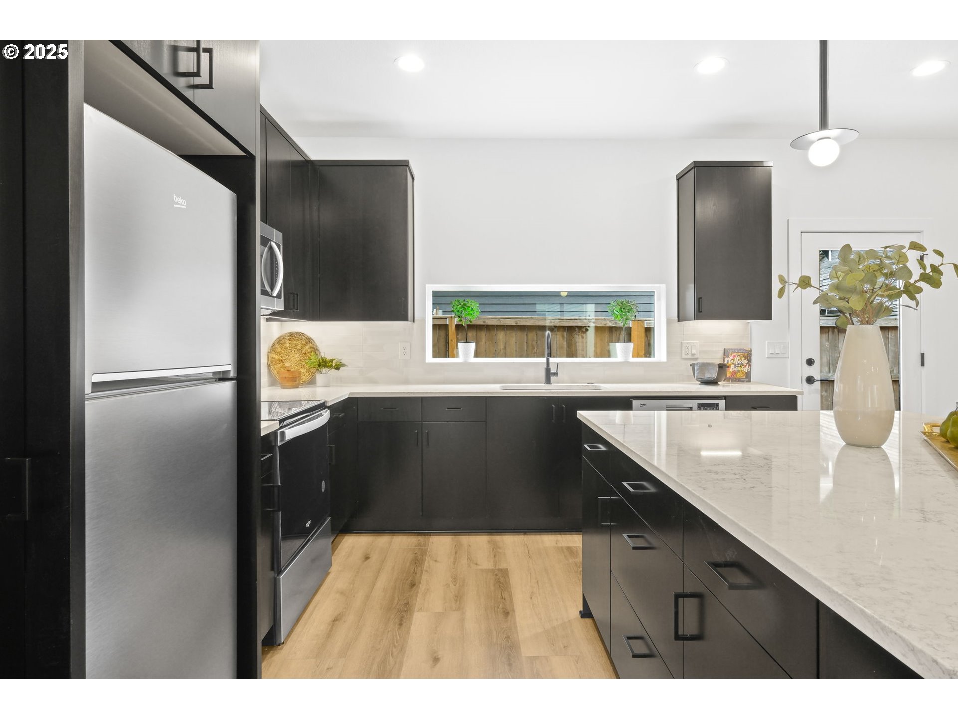 3528 Northeast 44th Avenue Portland, OR 97213 - Photo 11 of 33