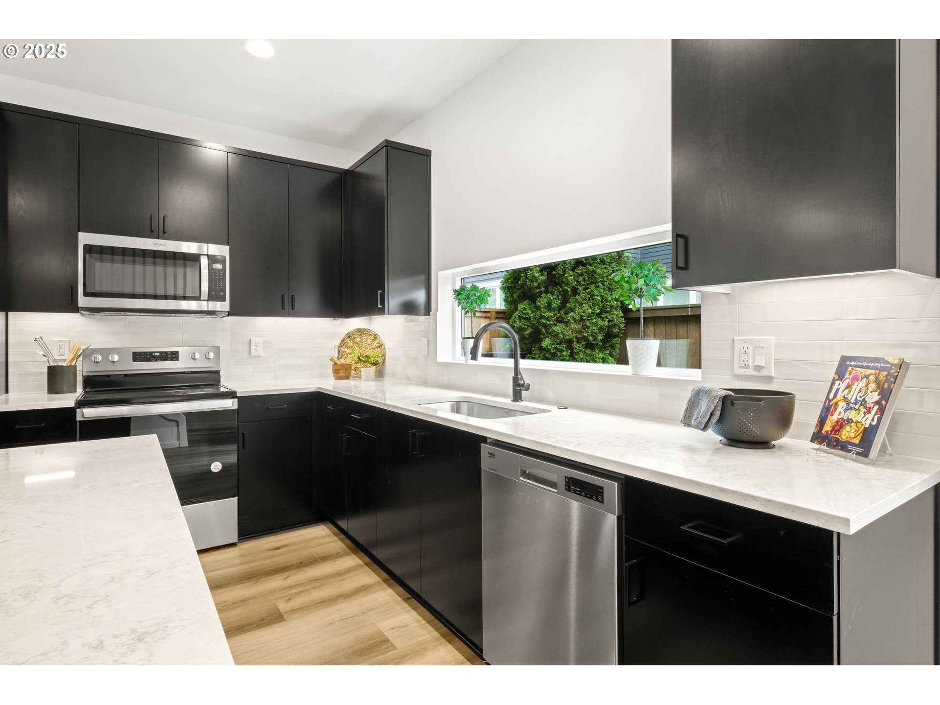 3528 Northeast 44th Avenue Portland, OR 97213 - Photo 14 of 33