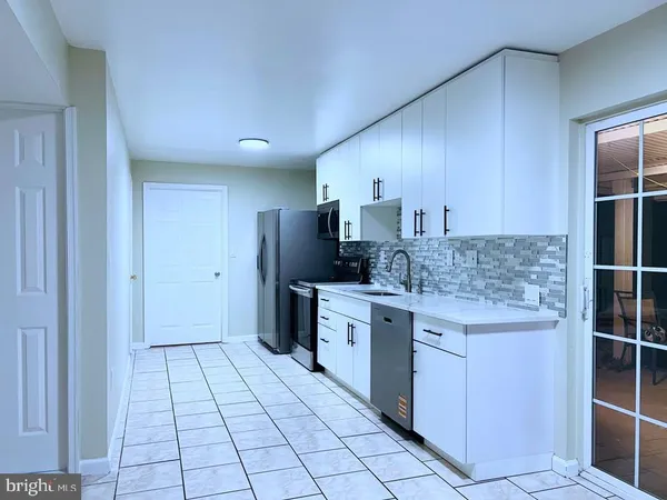 $2,300 | 8186 Paper Birch Drive, Lorton, VA 22079