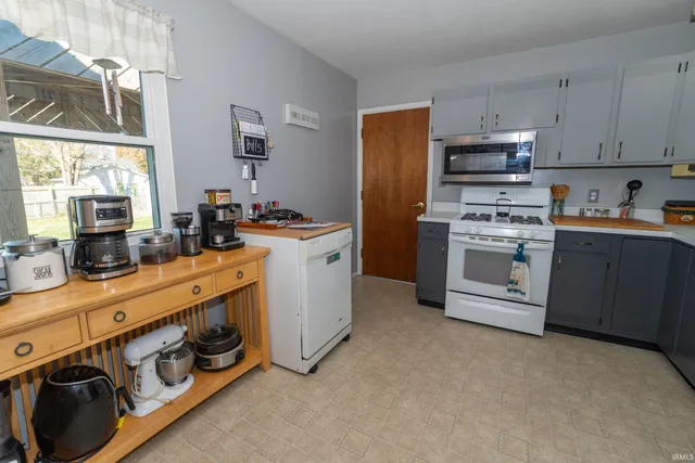 $223,900 | 2730 Lexington Boulevard, Mishawaka, IN 46544