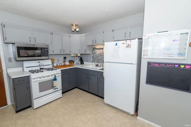 $223,900 | 2730 Lexington Boulevard, Mishawaka, IN 46544