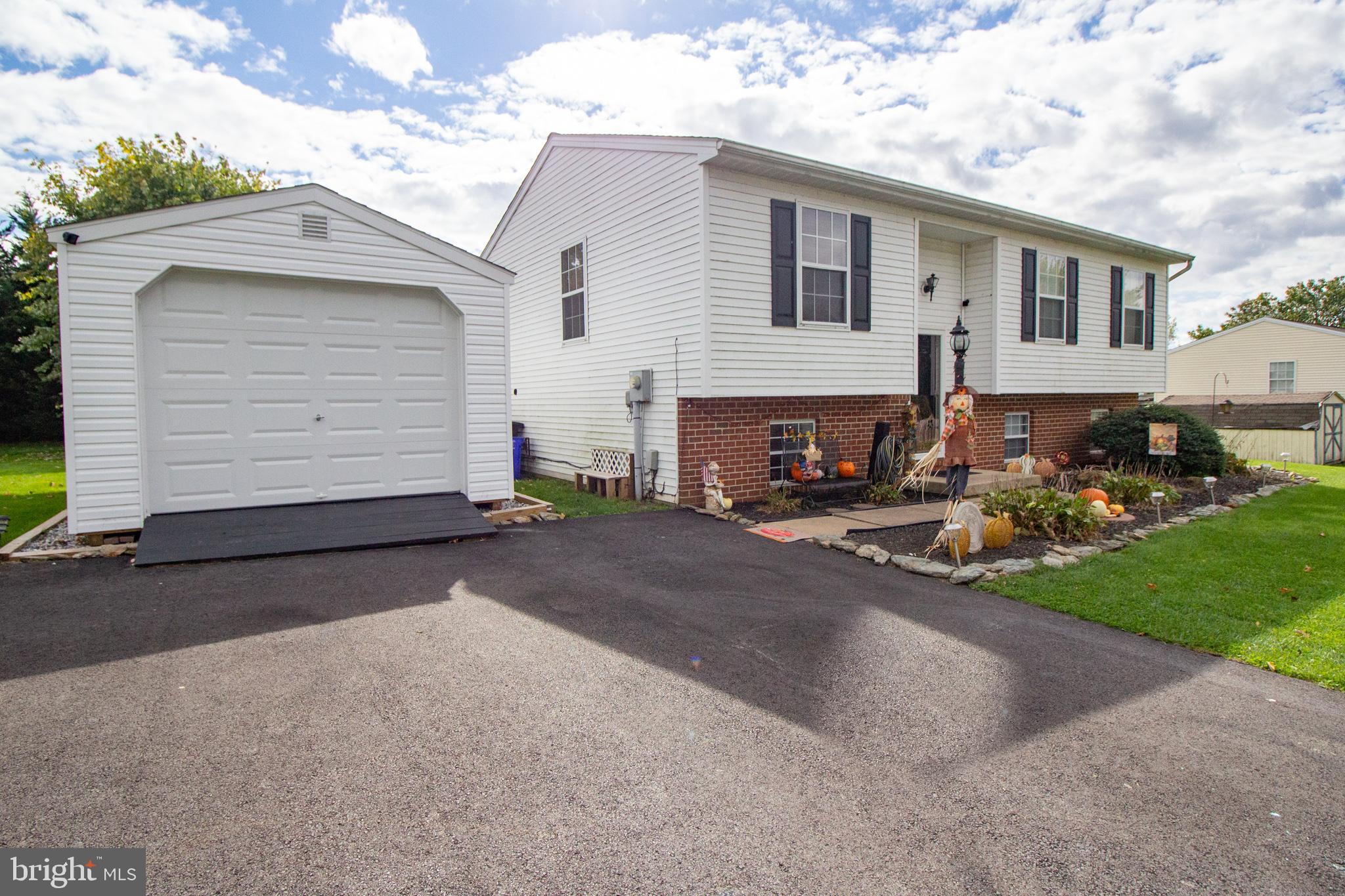87 Cypress Point Road Felton, PA 17322 - Photo 4 of 44 Gallery Image 4