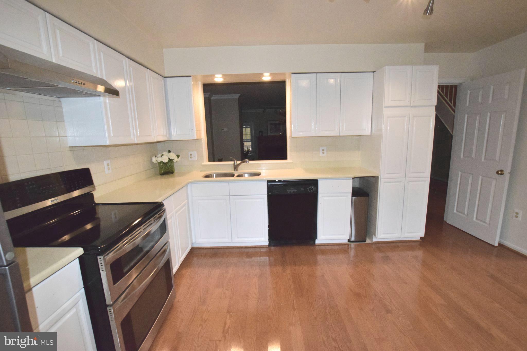 8581 Raglan Road Vienna, VA 22182 - Photo 6 of 30 Gallery Image 6