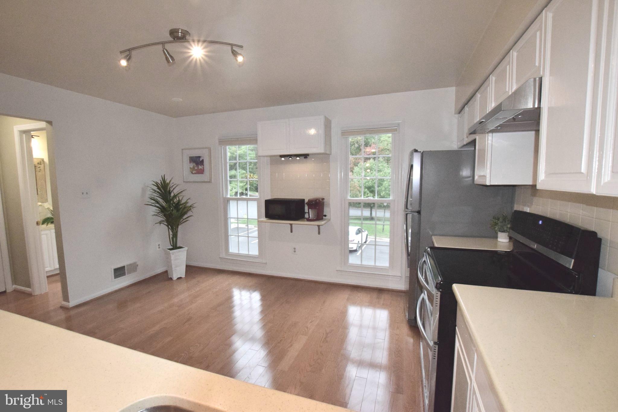 8581 Raglan Road Vienna, VA 22182 - Photo 7 of 30 Gallery Image 7