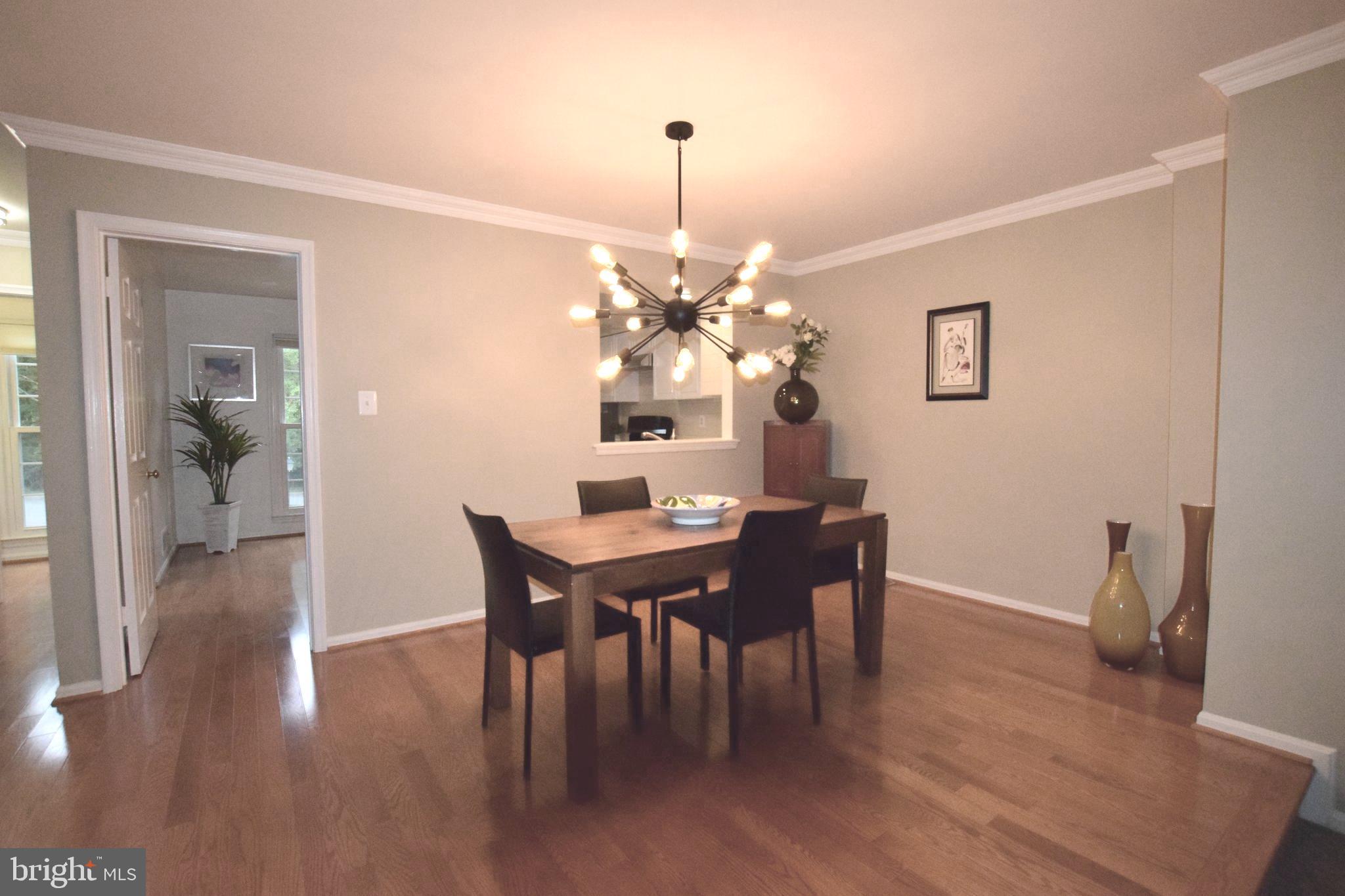 8581 Raglan Road Vienna, VA 22182 - Photo 8 of 30 Gallery Image 8
