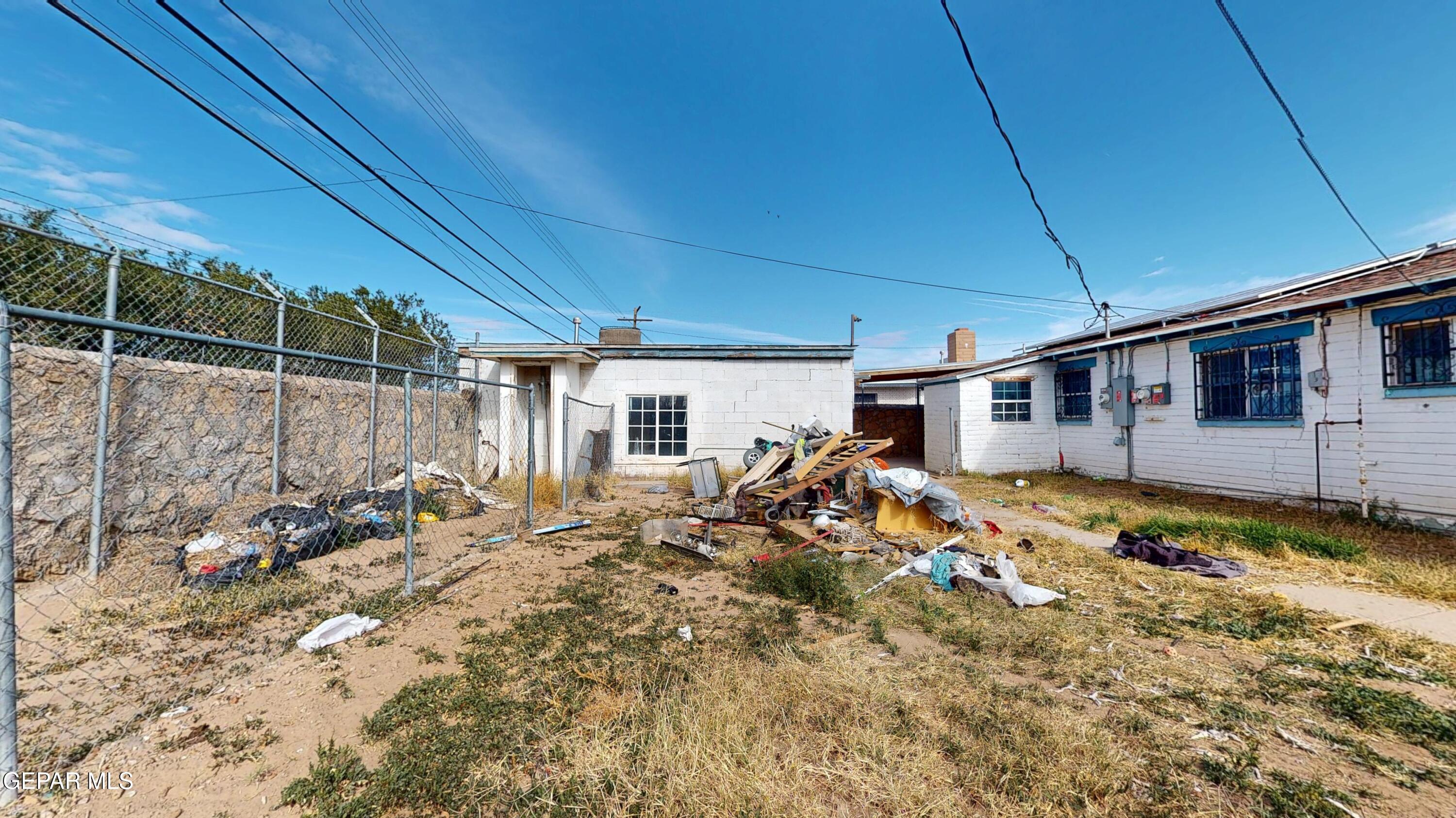 135 Baywood Road El Paso, TX 79915 - Photo 31 of 43 a view of a backyard of the house