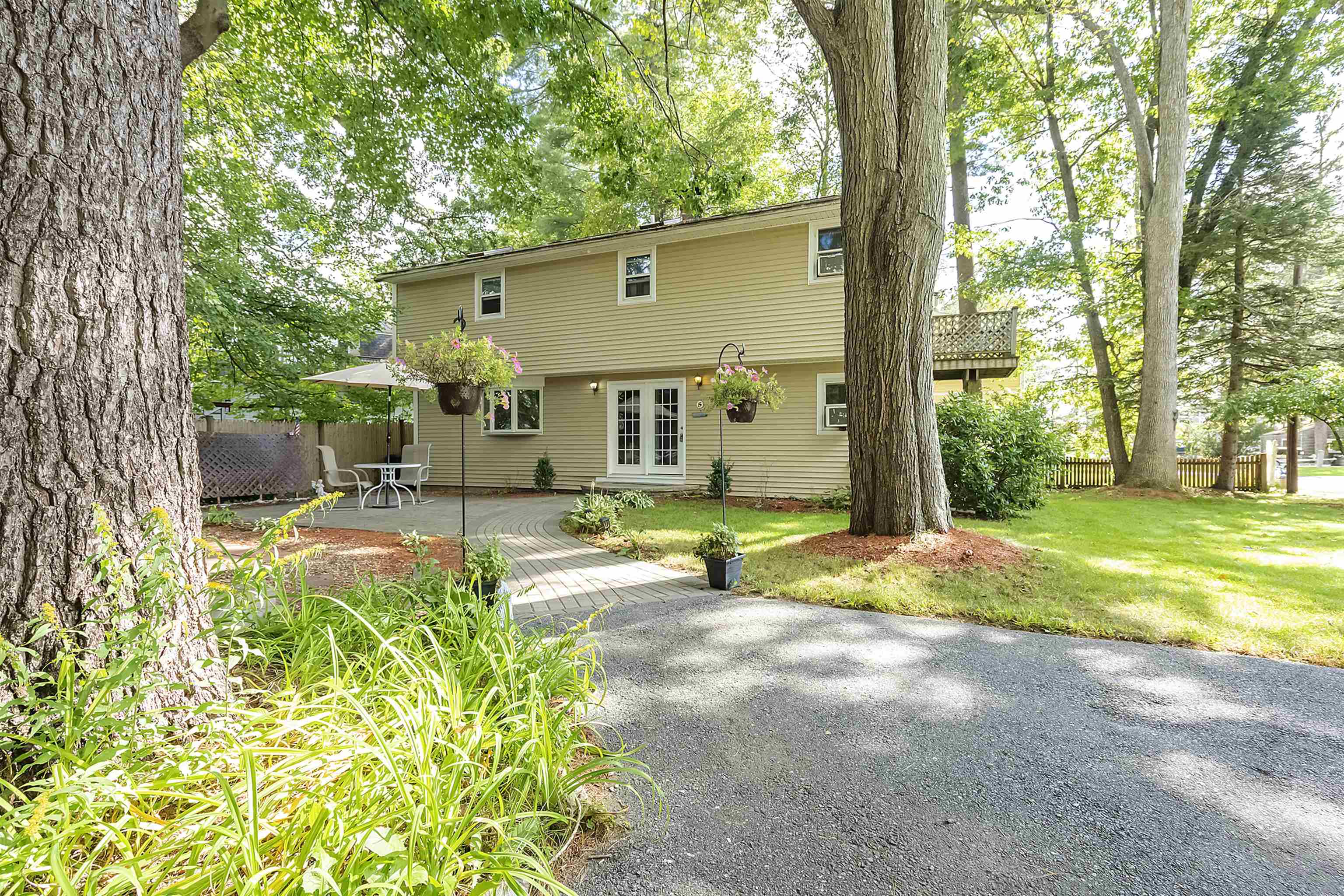 5 Franz Road Salem, NH 03079 - Photo 3 of 40 Gallery Image 3