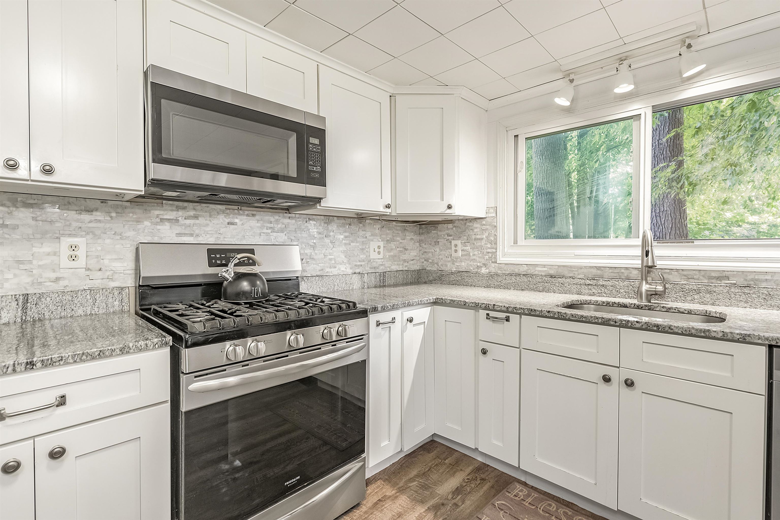 5 Franz Road Salem, NH 03079 - Photo 5 of 40 Gallery Image 5