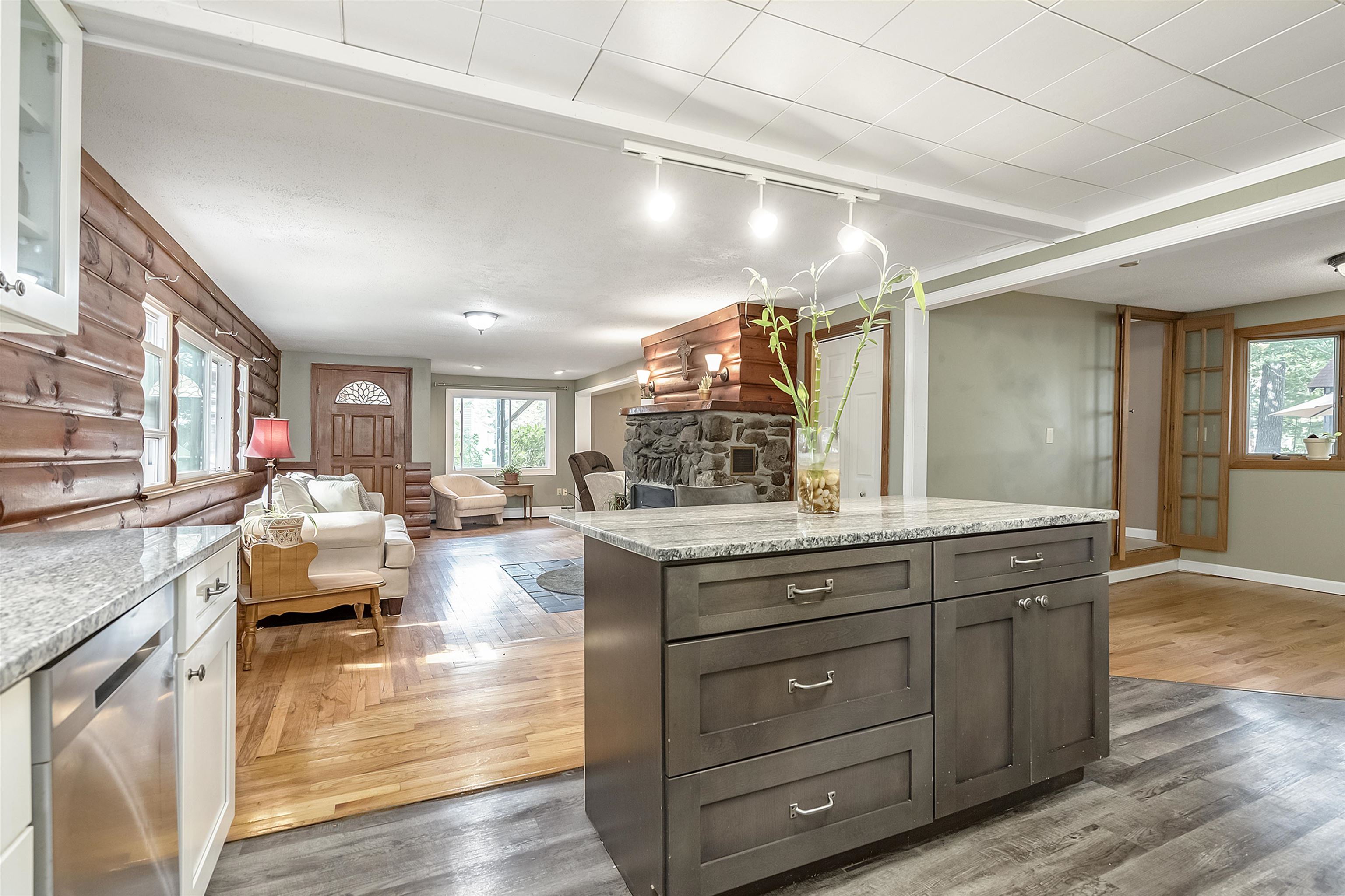 5 Franz Road Salem, NH 03079 - Photo 7 of 40 Gallery Image 7