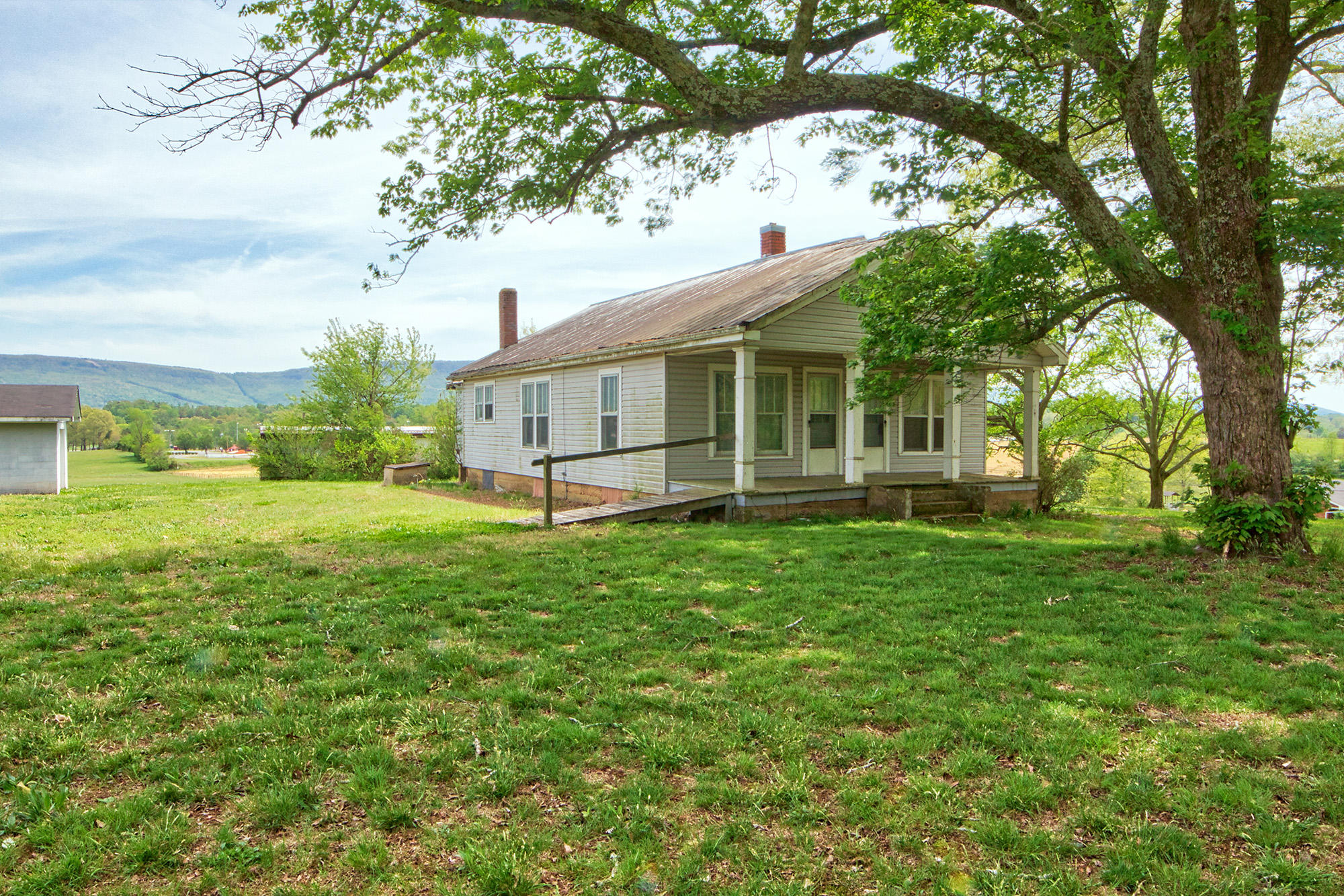 2078 Old Dunlap Road Whitwell, TN 37397 - Photo 1 of 25 angled front