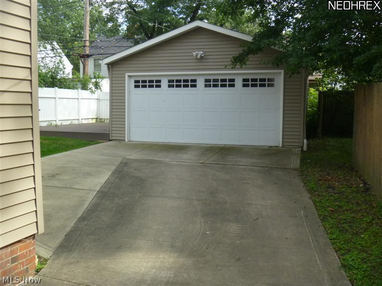 3890 Salisbury Road South Euclid, OH 44121 - Photo 5 of 22