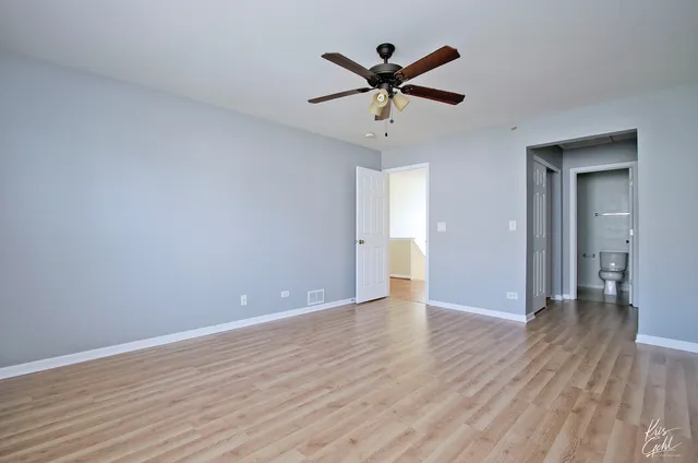 $2,450 | 2806 Falling Waters Lane, Unit 2806, Lindenhurst, IL 60046