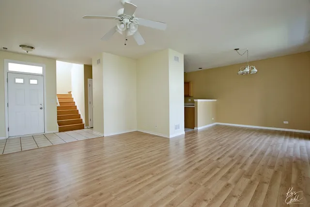 $2,450 | 2806 Falling Waters Lane, Unit 2806, Lindenhurst, IL 60046