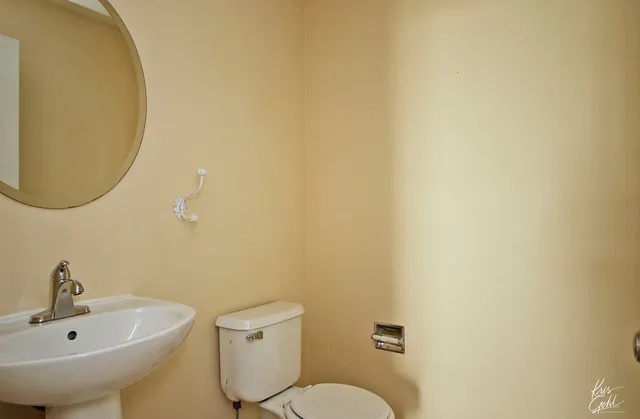 $2,450 | 2806 Falling Waters Lane, Unit 2806, Lindenhurst, IL 60046