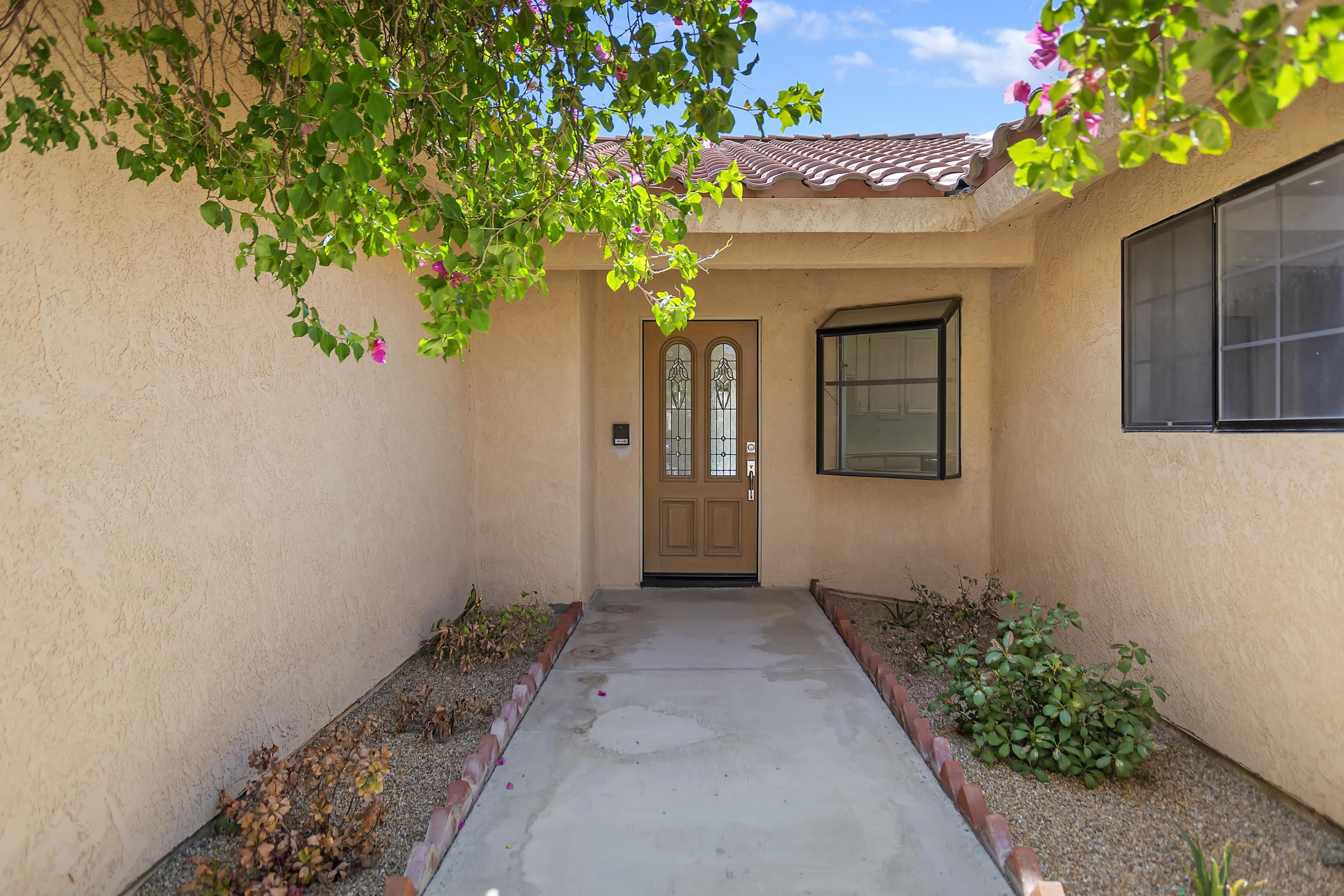 67845 Reed Circle Cathedral City, CA 92234 - Photo 6 of 38 006_Courtyard
