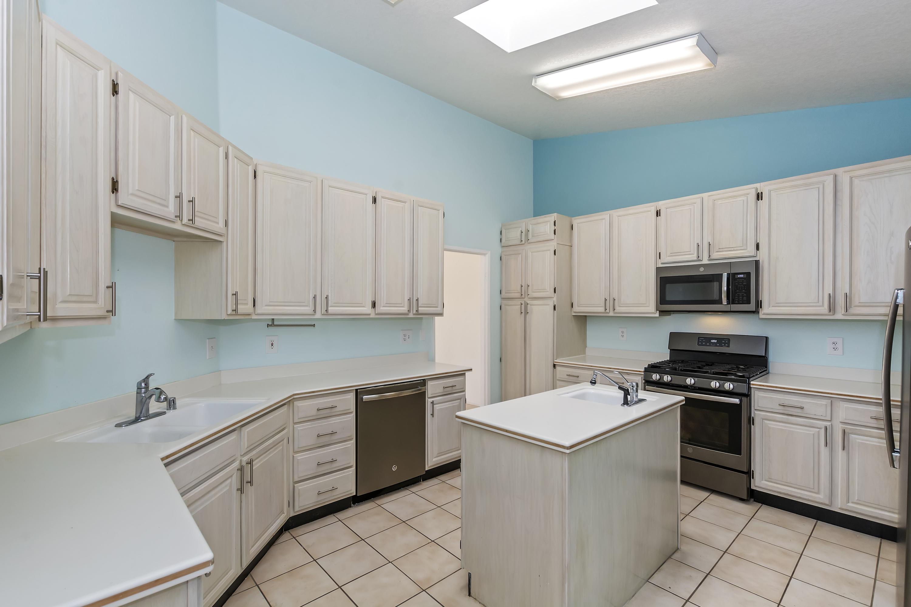 67845 Reed Circle Cathedral City, CA 92234 - Photo 8 of 38 008_Kitchen