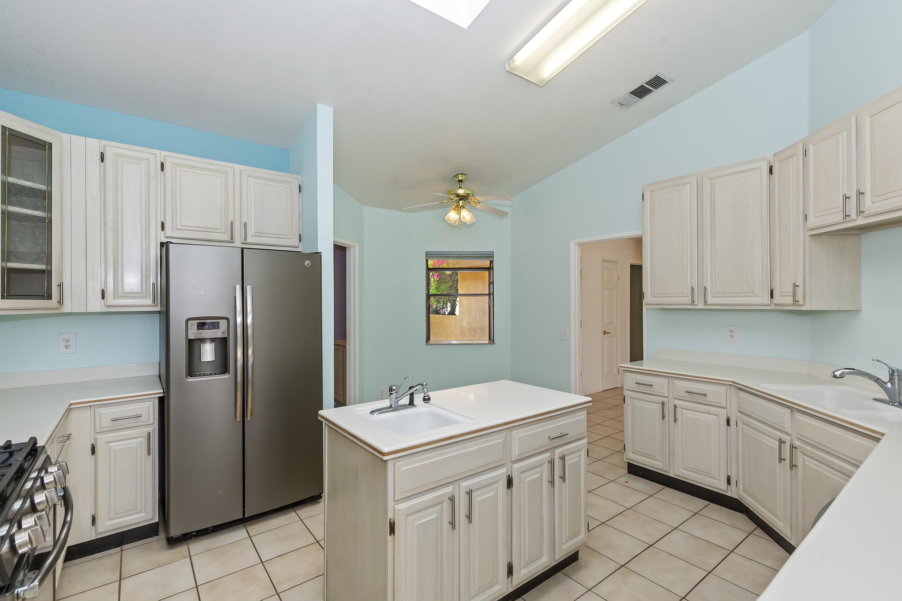 67845 Reed Circle Cathedral City, CA 92234 - Photo 9 of 38 009_Kitchen