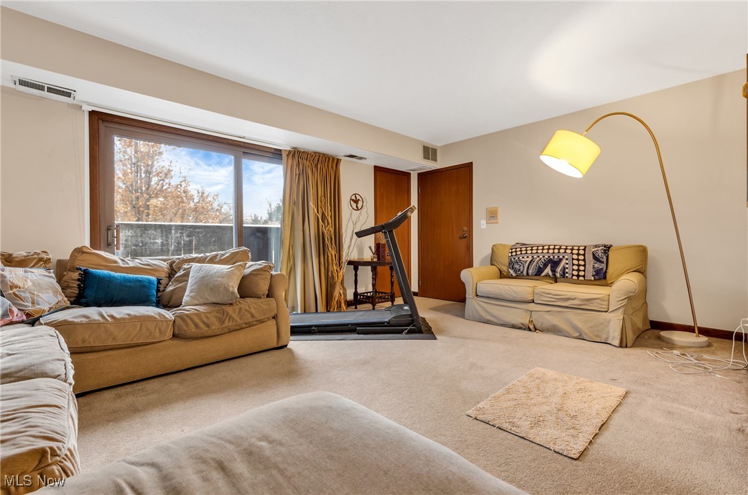 3245 Mayfield Road, Unit 12 Cleveland, OH 44118 - Photo 11 of 28 Gallery Image 11
