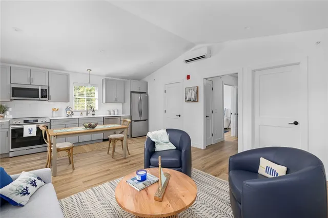 $389,900 | 32 Exchange Street, Unit 204, East Greenwich, RI 02818