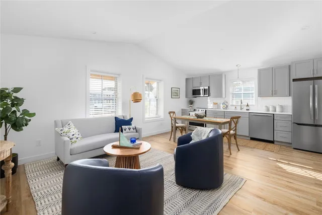 $389,900 | 32 Exchange Street, Unit 204, East Greenwich, RI 02818