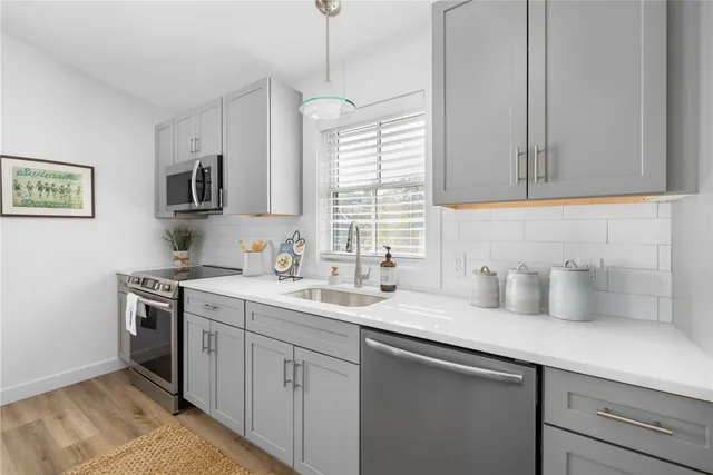 $389,900 | 32 Exchange Street, Unit 204, East Greenwich, RI 02818