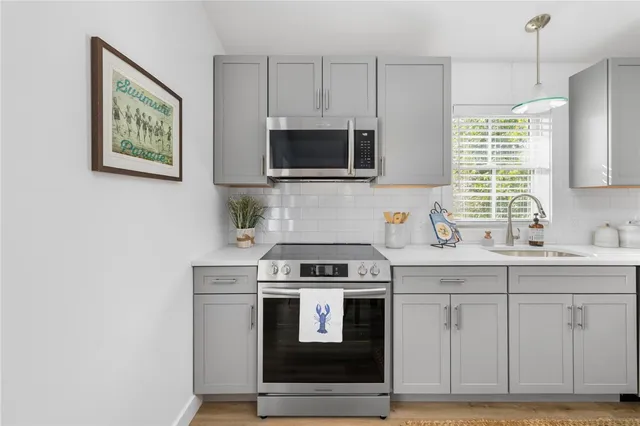 $389,900 | 32 Exchange Street, Unit 204, East Greenwich, RI 02818