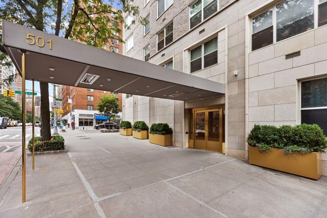 501 East 79th Street, Unit 14E Manhattan, NY 10075 - Photo 14 of 19 a view of a building with sitting area