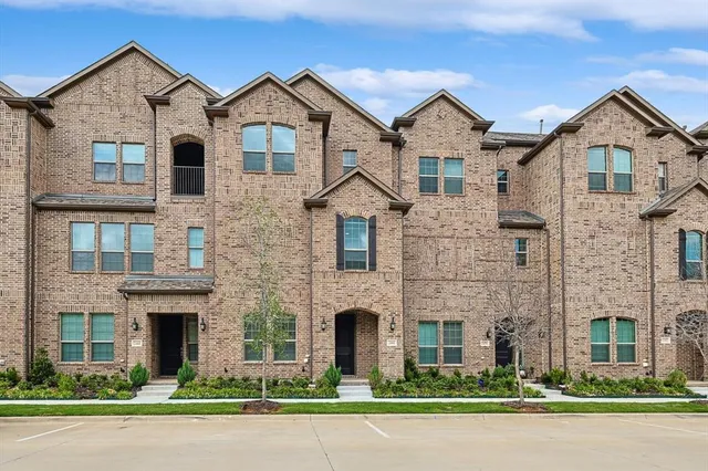 $439,900 | 2460 Merriweather Lane, Flower Mound, TX 75028