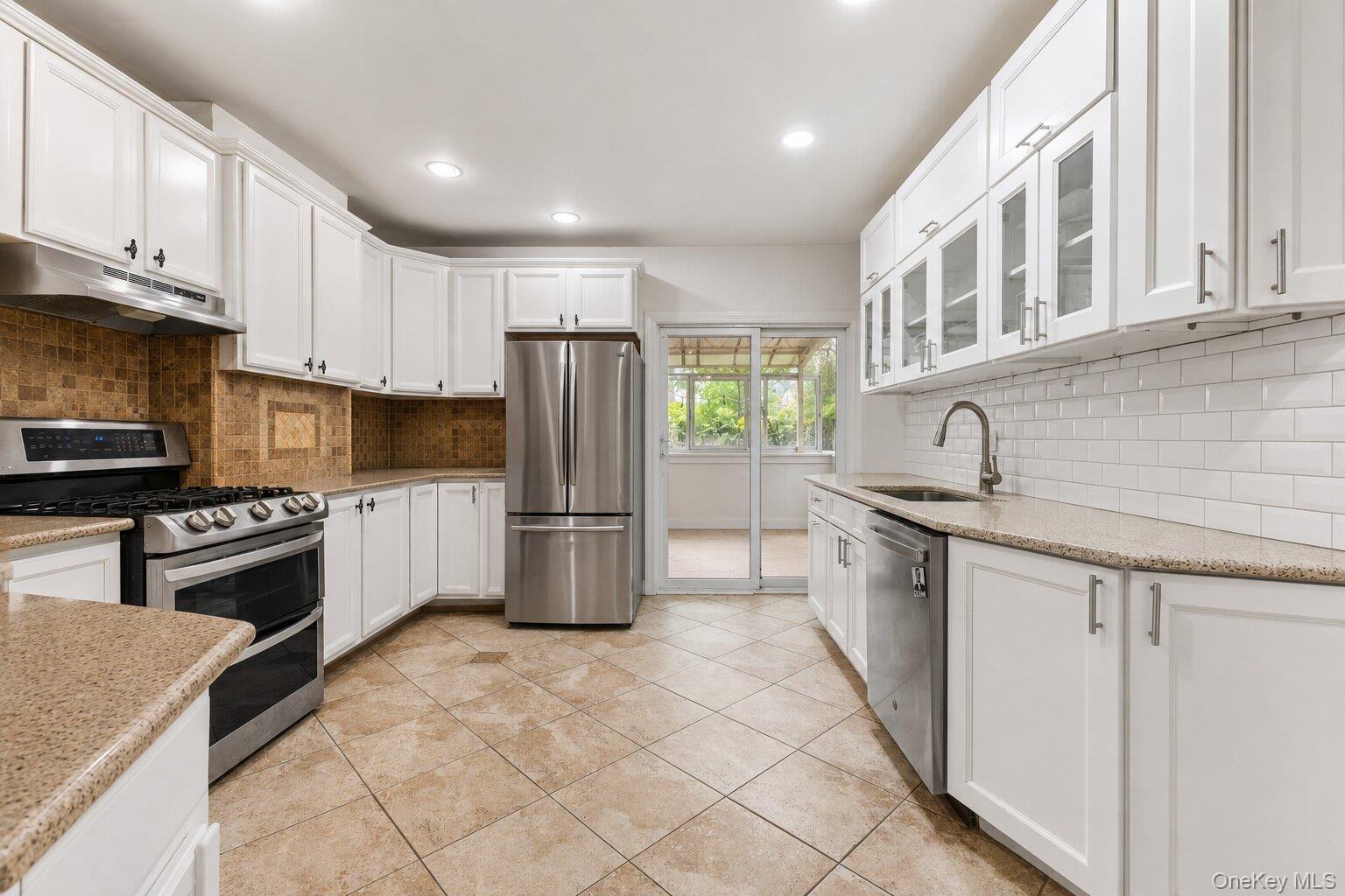 85-40 79th Street Queens, NY 11421 - Photo 6 of 31