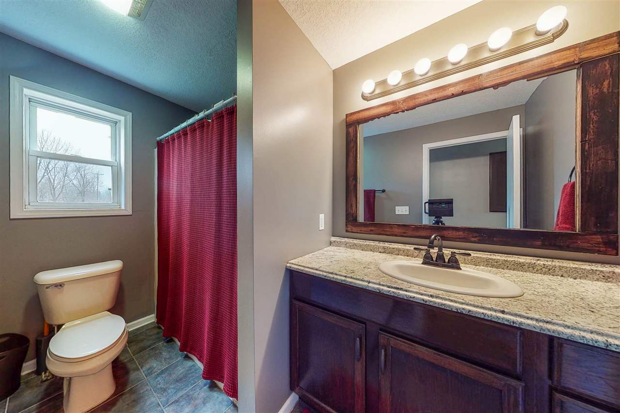 5357 Wilson Road Columbiaville, MI 48421 - Photo 12 of 37 50070129-11.JPG