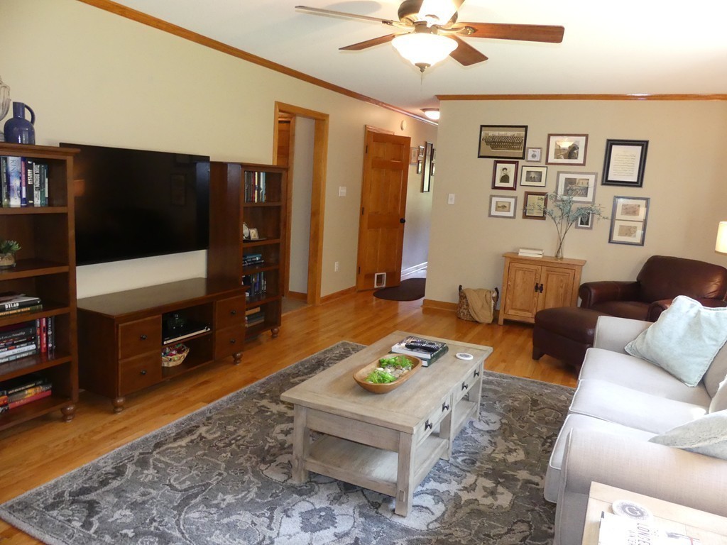 11 Spring Hill Road Belchertown, MA 01007 - Photo 12 of 30 Gallery Image 12