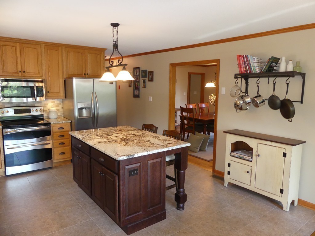 11 Spring Hill Road Belchertown, MA 01007 - Photo 4 of 30 Gallery Image 4