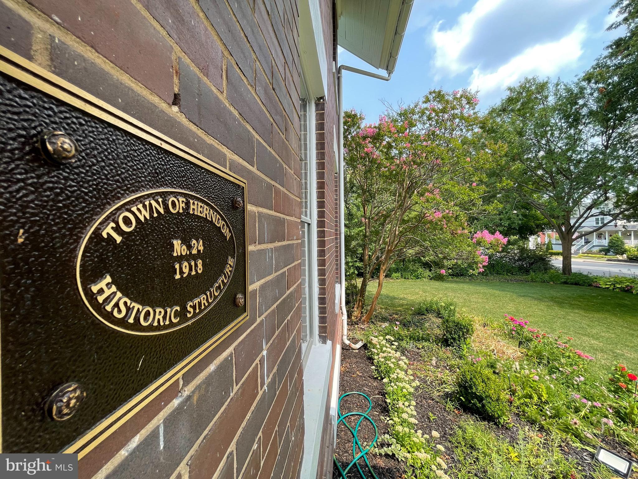 904 Elden Street Herndon, VA 20170 - Photo 3 of 76 Historic structure plaque #24