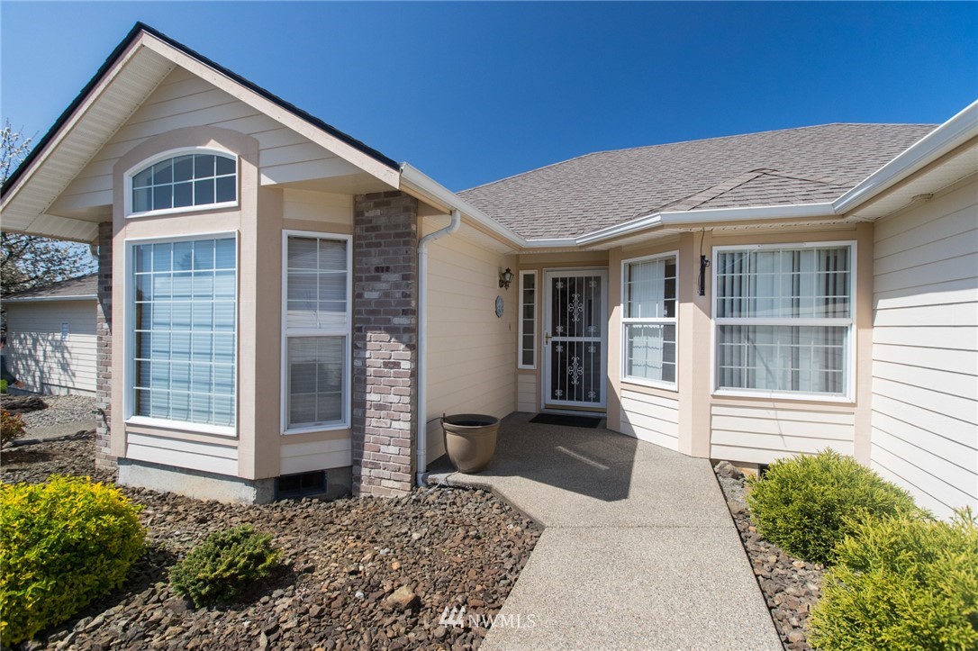 113 Jackson View Drive Chehalis, WA 98532 - Photo 3 of 21 Gallery Image 3