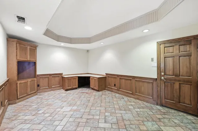 $395,000 | 709 Trail Lake Drive, Euless, TX 76039