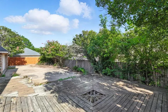 $395,000 | 709 Trail Lake Drive, Euless, TX 76039