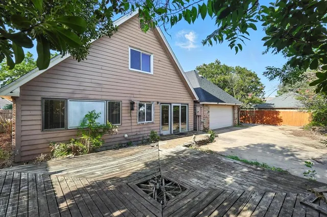 $395,000 | 709 Trail Lake Drive, Euless, TX 76039