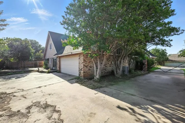 $395,000 | 709 Trail Lake Drive, Euless, TX 76039