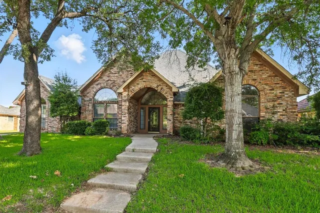 $395,000 | 709 Trail Lake Drive, Euless, TX 76039